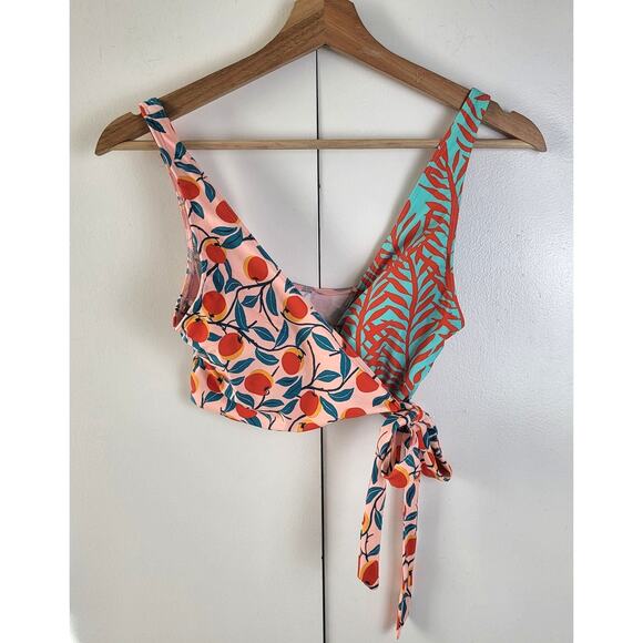 Summersalt The Perfect Wrap Bikini Top in Pink Nectarine Orchard | Medium / 8 - Picture 3 of 9